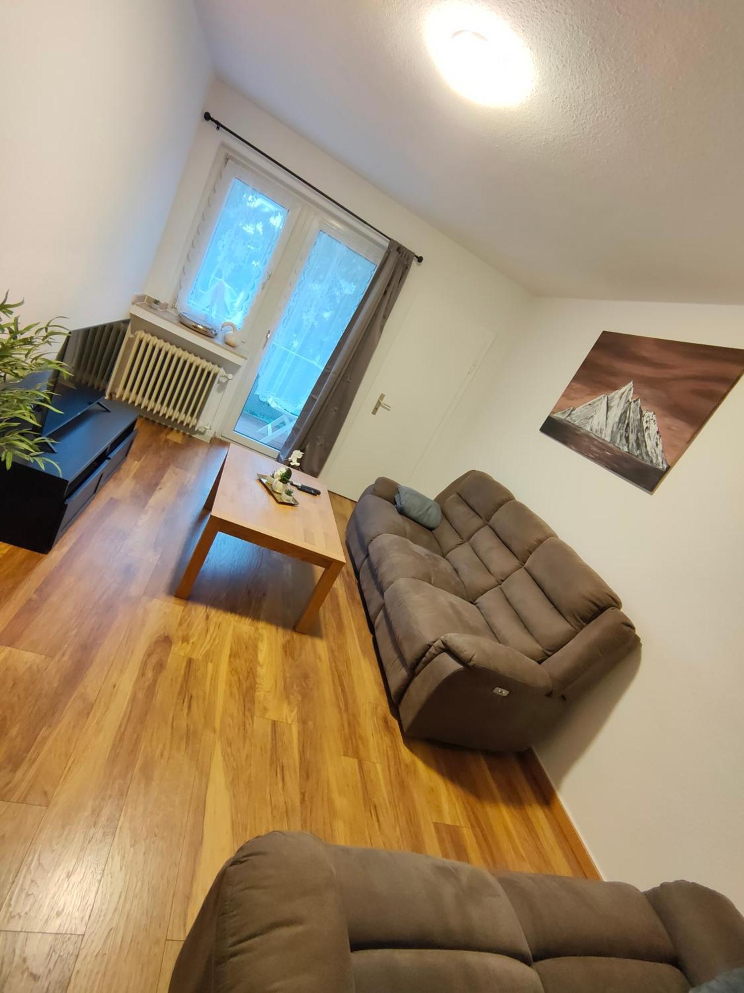 Large Central Apartment - Modern & Fully Equipped - Near Fair โคโลญ ภายนอก รูปภาพ