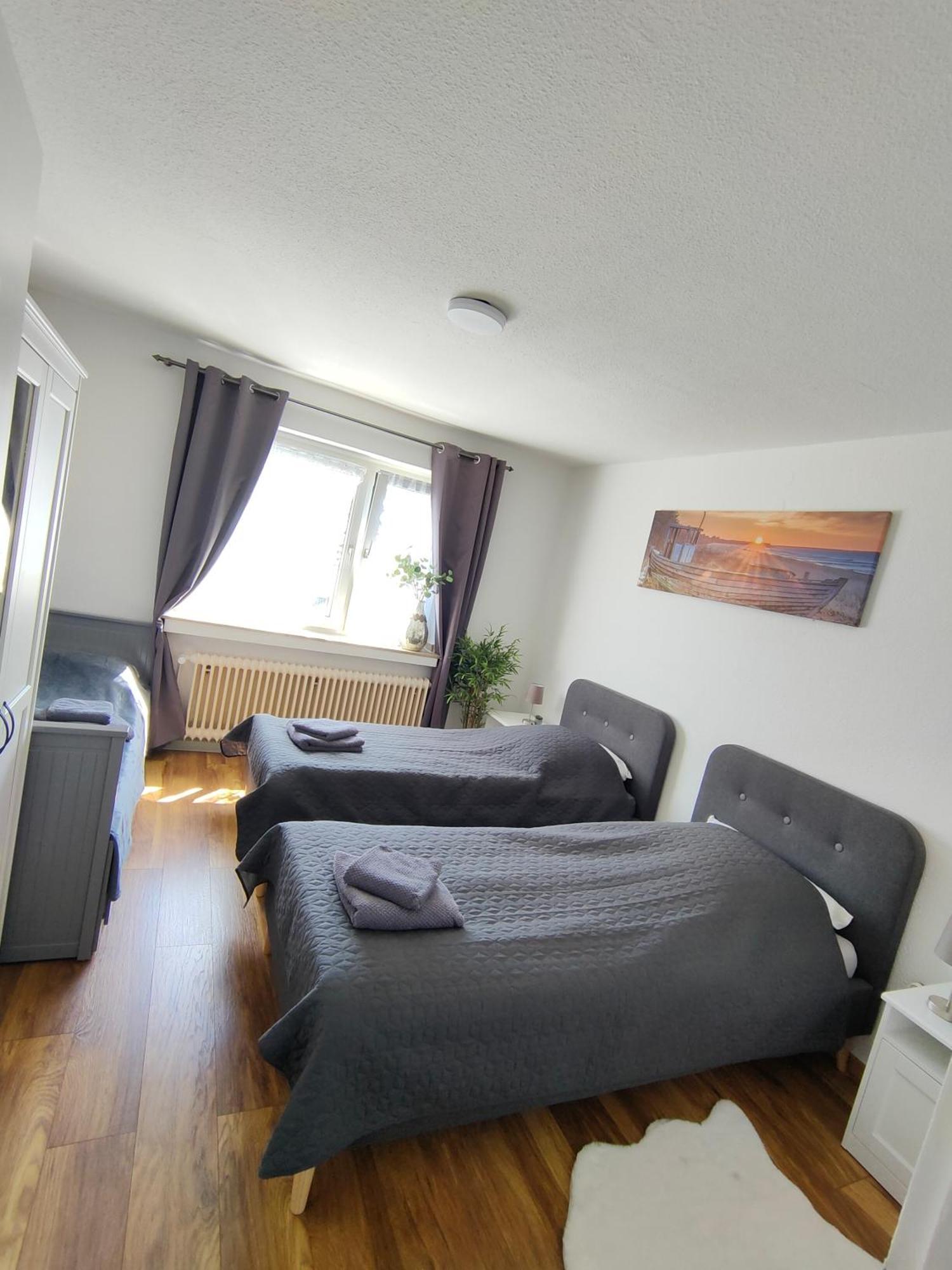 Large Central Apartment - Modern & Fully Equipped - Near Fair โคโลญ ภายนอก รูปภาพ